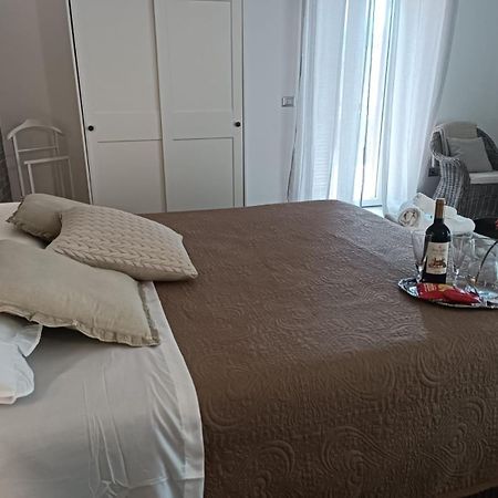 Casa Rosamari - Su Lago Di Posta Fibreno, Appartamento Con Camino מראה חיצוני תמונה